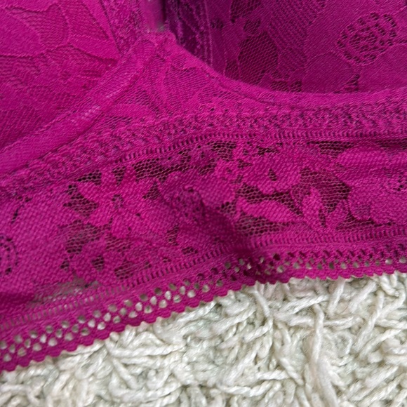 NWT Victoria Secret lace bralet Size M - Picture 4 of 8